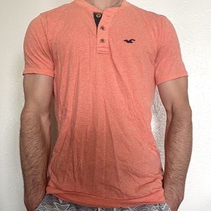 Men’s Small Salmon Hollister Tee